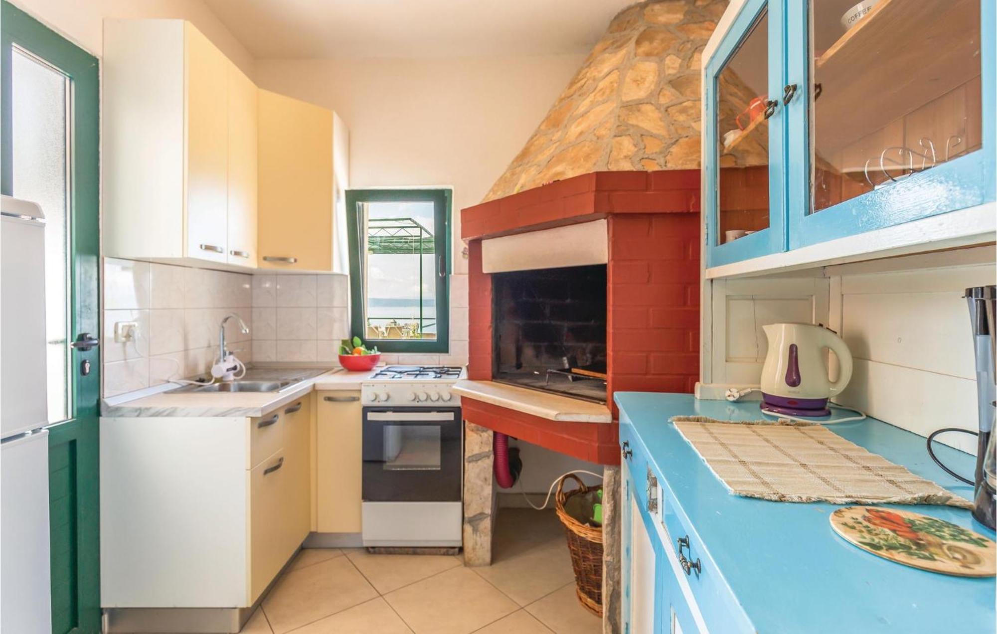 Awesome Home In Podgora With Kitchen Kültér fotó